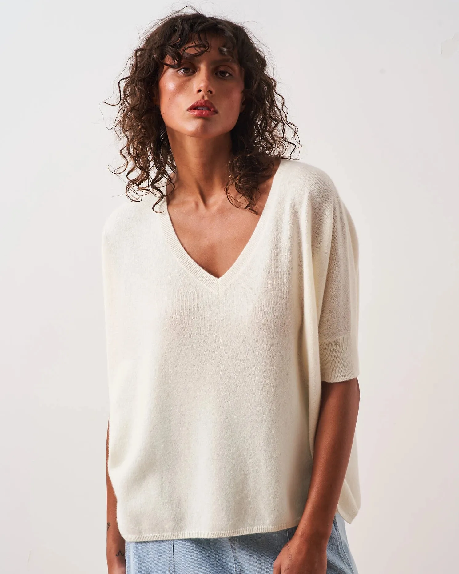 ABSOLUT CASHMERE KATE SWEATER IN WHITE