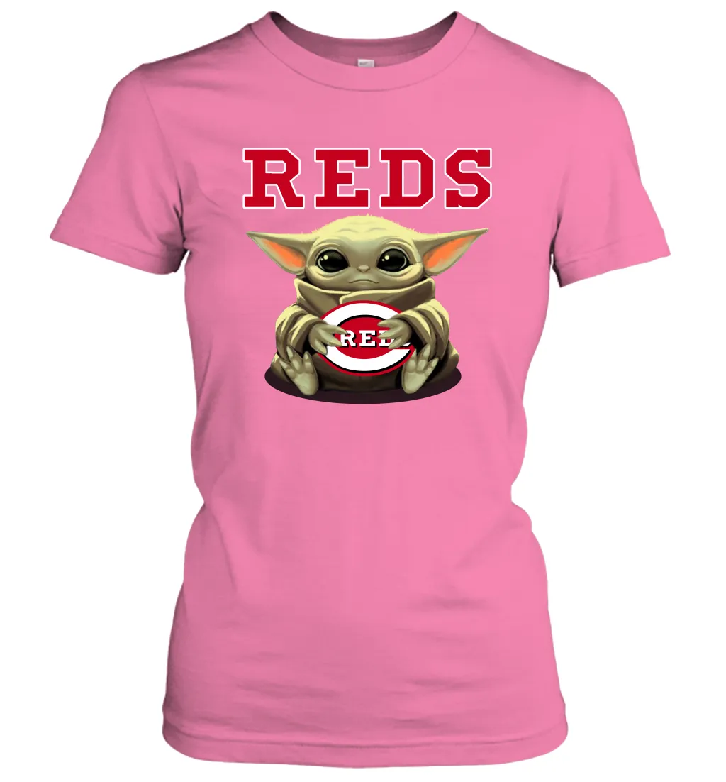 Baby Yoda Hugs Loves The Cincinnati Reds Baseball Womens T-Shirt
