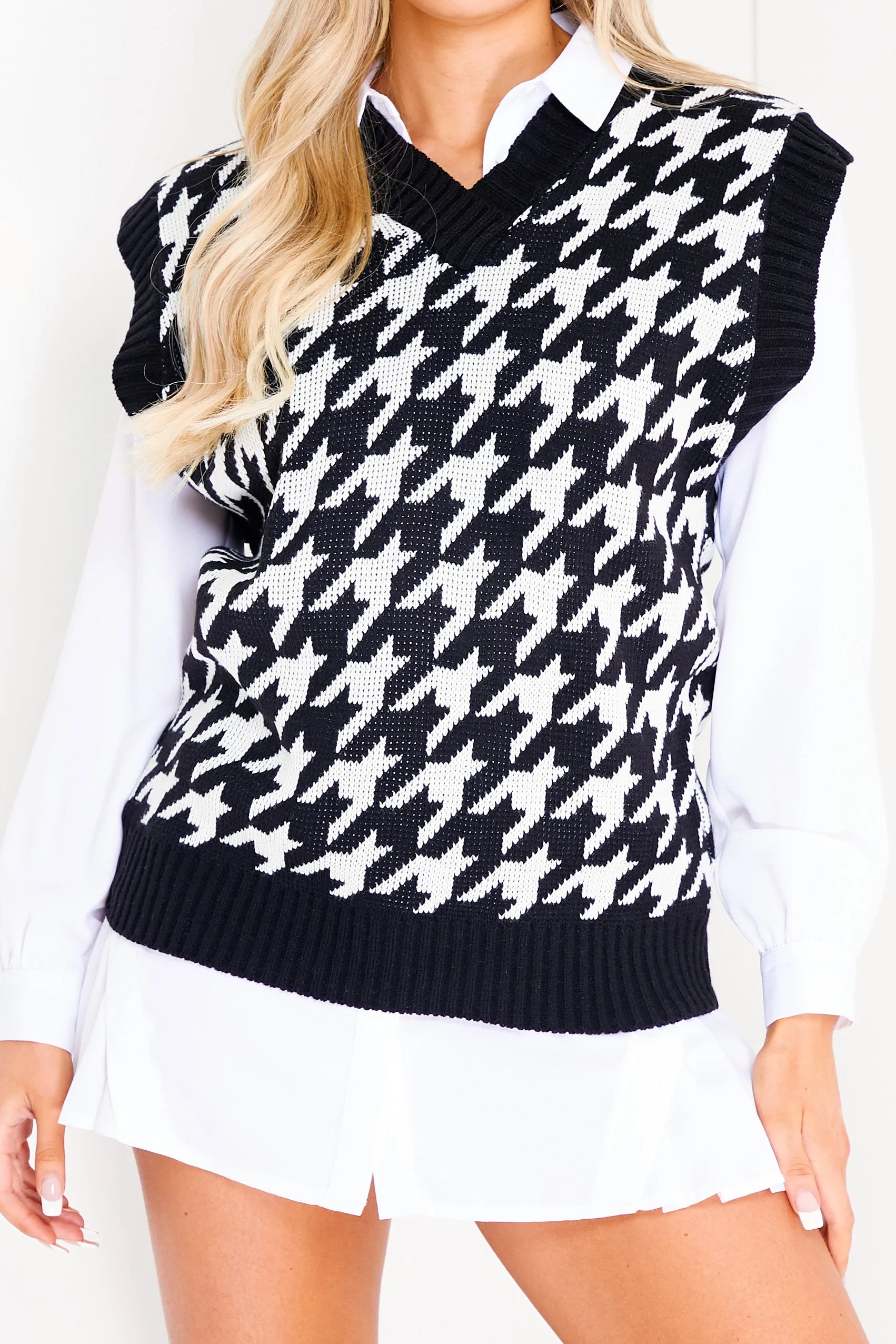 Briony Black and White Houndstooth V Neck Knit Vest Top