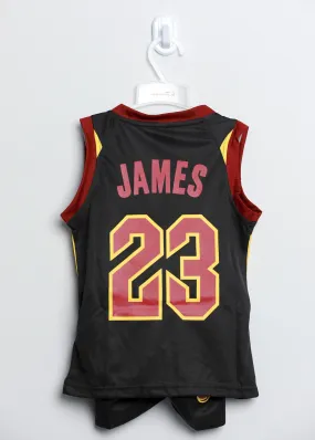 Sport, basketball, cleveland team, T-shirt James number 23, sleeveless and round neck, Short with small cleveland printed, X4480089