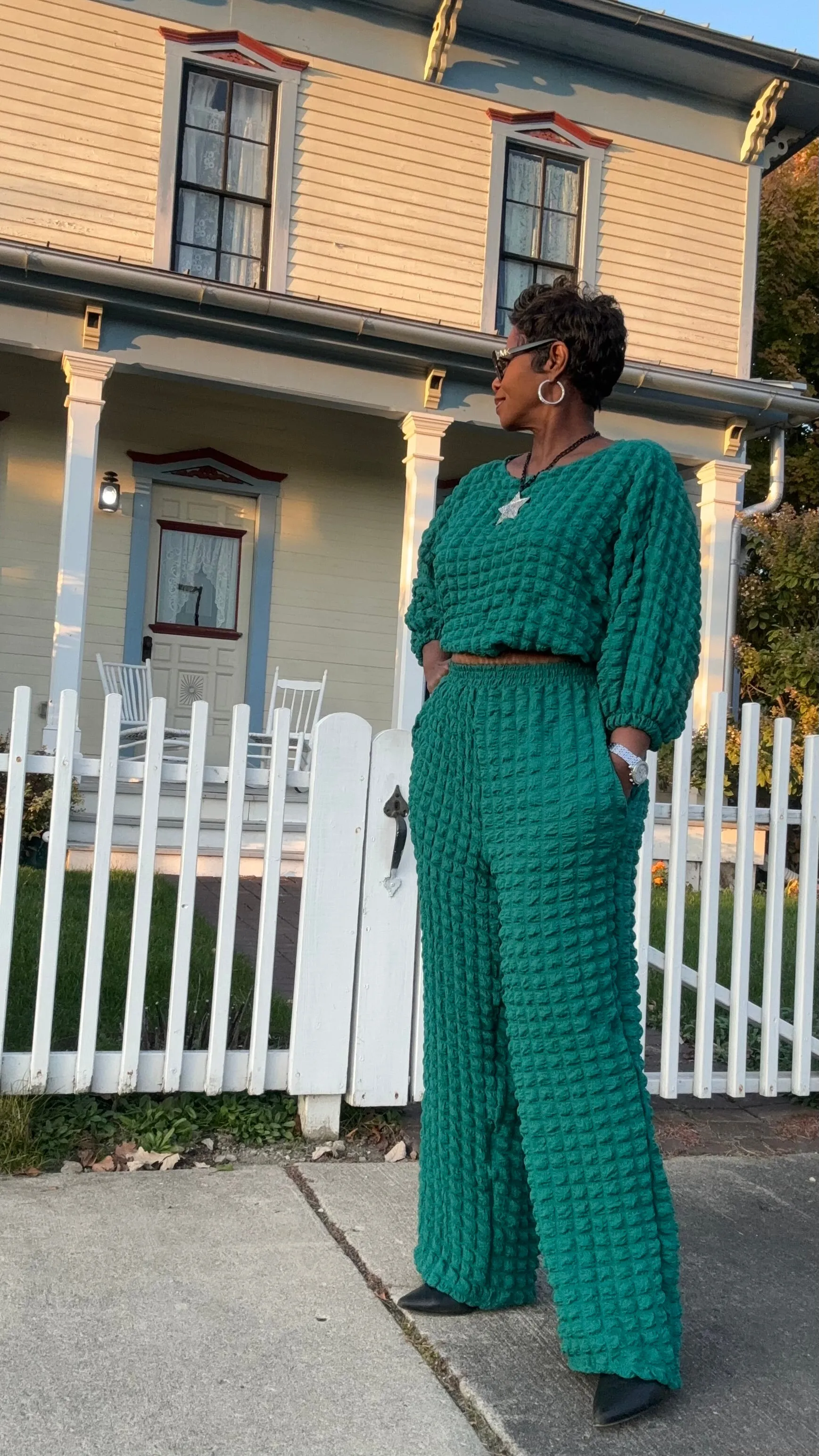 Who is Karen 2piece set